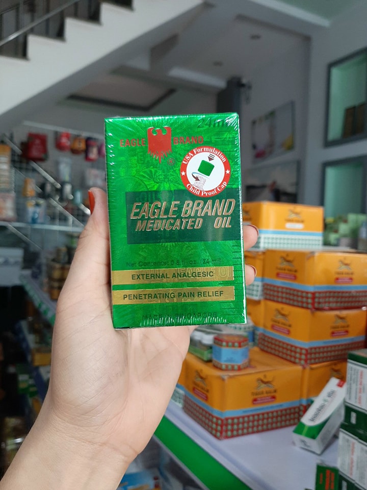 Dầu gió xanh con Ó Singapore Eagle Brand